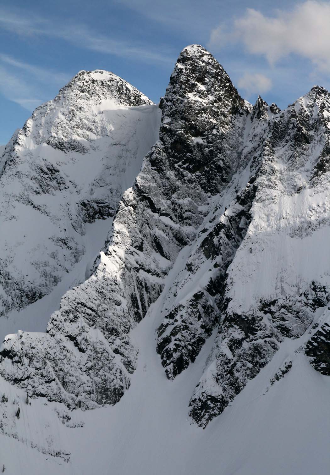 Distal Phalanx,Upper N Arete, View SE (Mantis030607-_52.jpg)