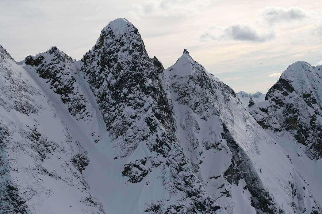 Distal Phalanx Upper N Arete & NE Face, View SW (Mantis030607-_78.jpg)