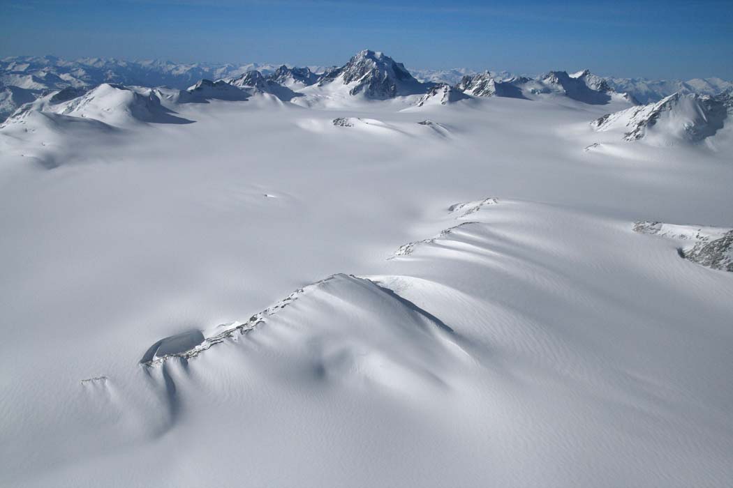 Monarch Icefield, View NW To Cerberus <br> (MonarchIF021808-_094.jpg)