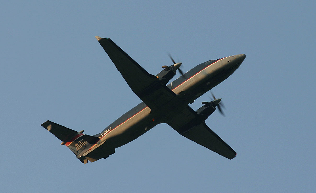 US Airways Express Beech-1900 taking off from HPN