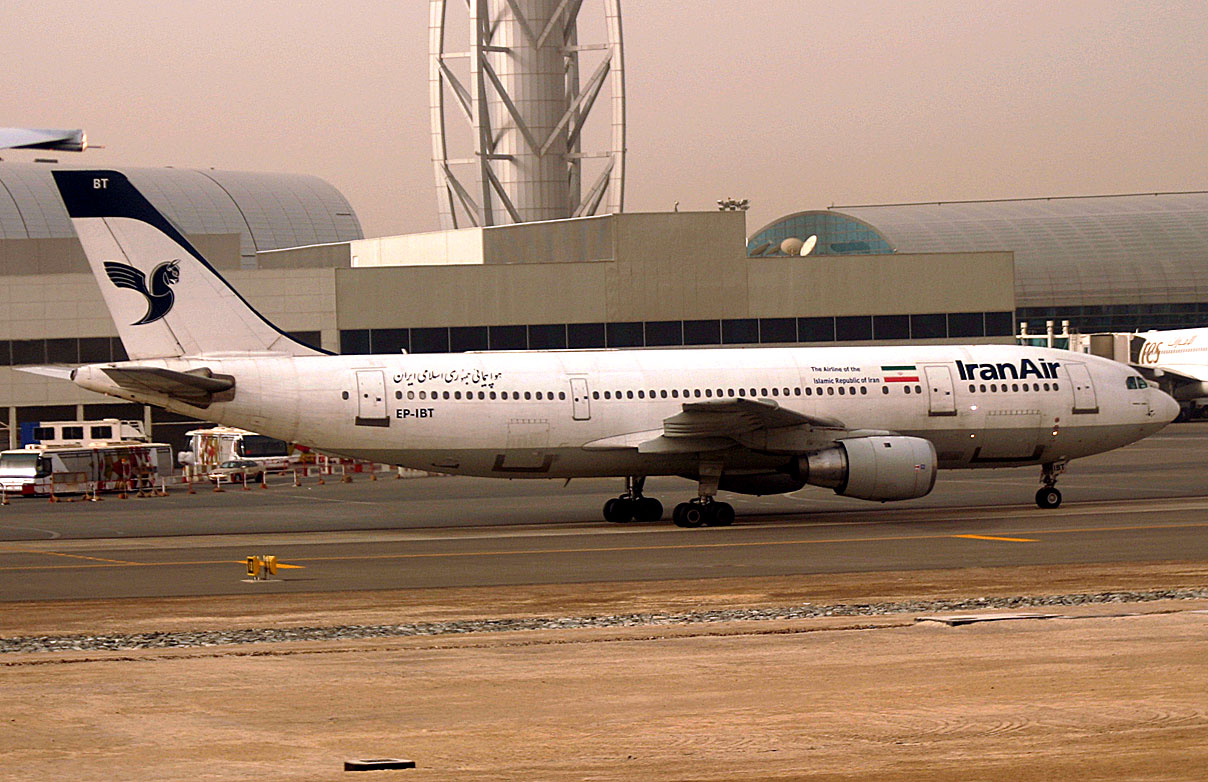 Iranian A-300 taxi in DXB