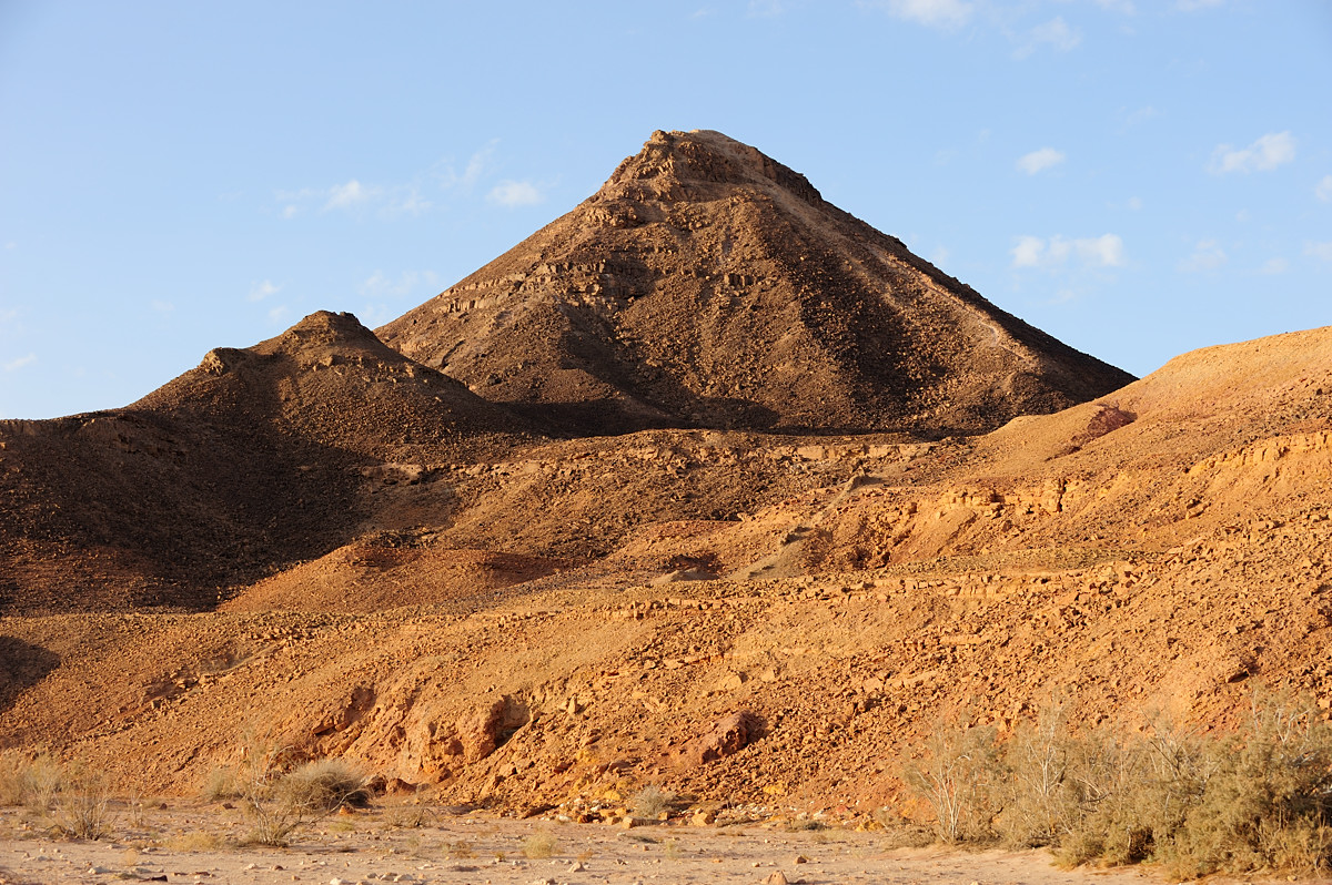 Givat Herut (גבעת חרוט) or Cone Hill, Makhtesh Ramon
