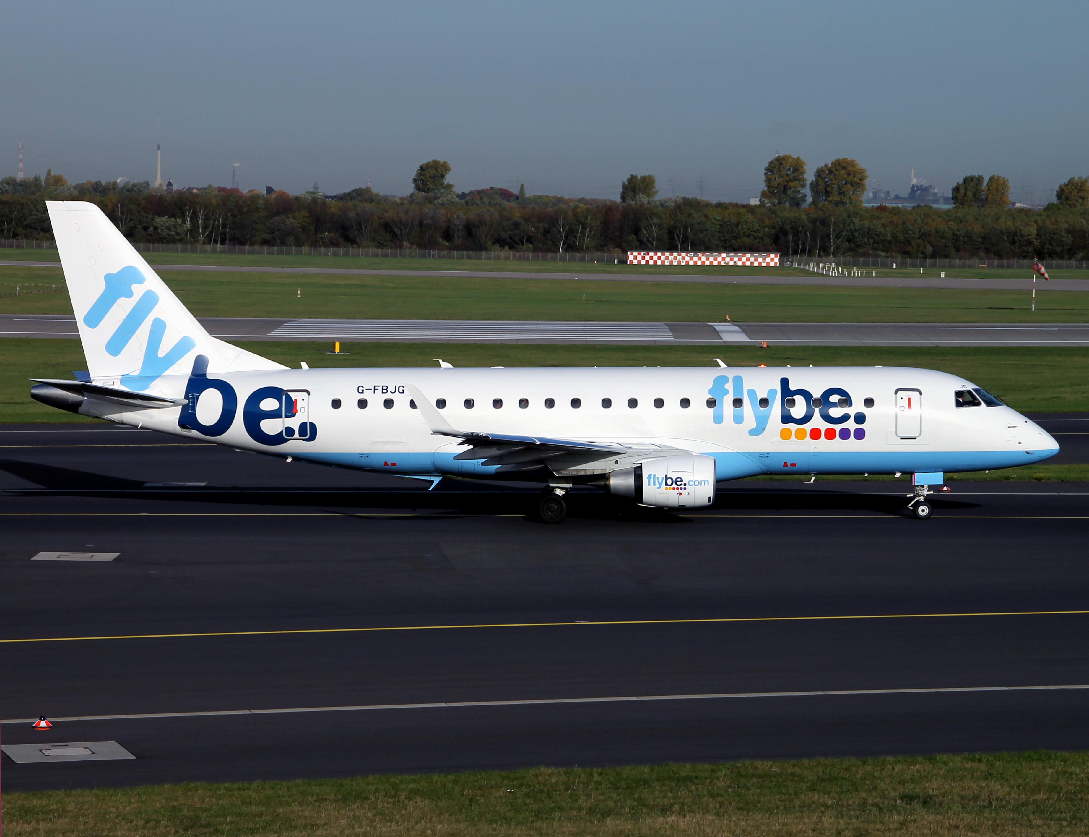 Emb-175  G-FBJG  