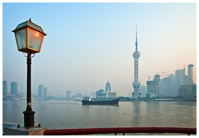 Calm morning at the Bund