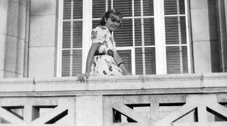 1935 - Miss Edna Davies Mills at the Dade County Court House