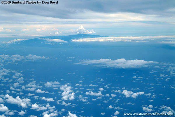 A view of Maui while descending on Northwest flight 803 B747-451 N670US