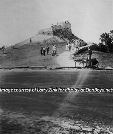 1940s - folks enjoying the famous hill at Greynolds Park
