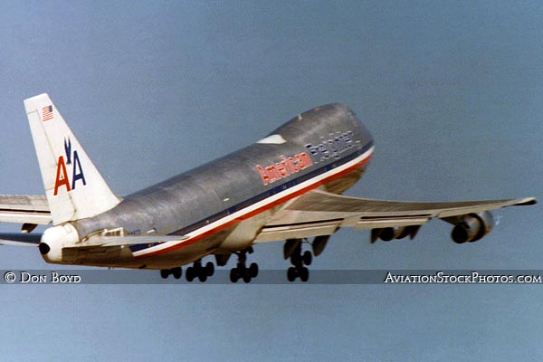 1979 - American Airlines B747-123(SF) Freighter N9673 taking off on runway 9-L at MIA while wet-leased to Pan Am Cargo