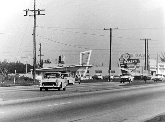 1950s - Henrys Drive-In on NW 27th Avenue and 69th Street