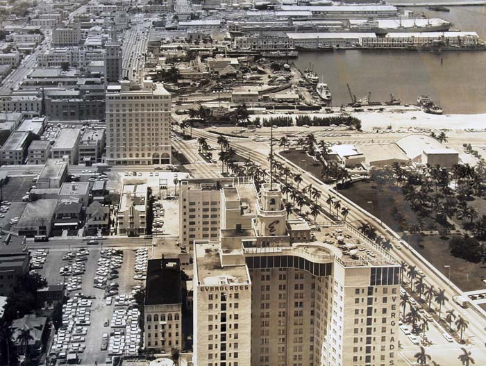 1962 - Downtown Miami looking north from the Everglades Hotel