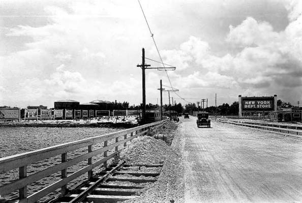 1921 - The west end (Miami side) of the County Causeway
