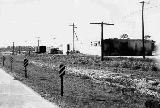 1963 - Lindsey Lumber yard building and US 1 looking southbound at intersection of SW 104th Street