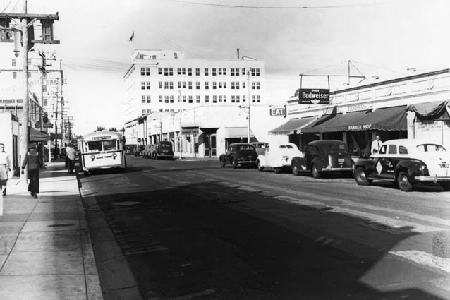 1940s - a Beach bus on the mainland in Miami on N. E. 1st Avenue and 10th Street