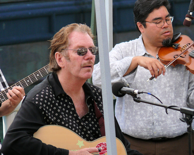 Dan Hicks, Benito Cortez