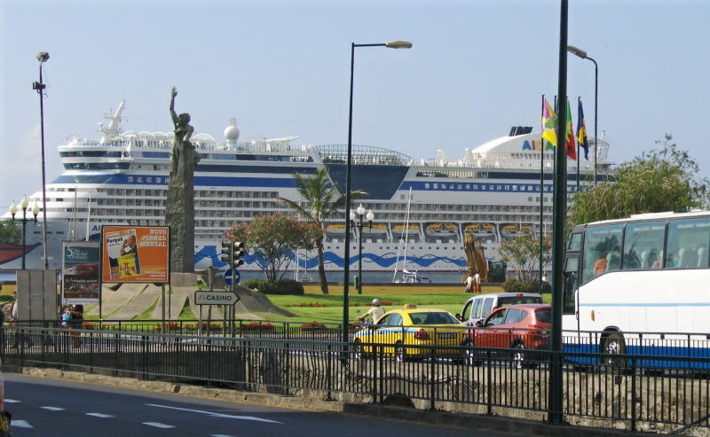 CRUISE LINER IN HARBOUR