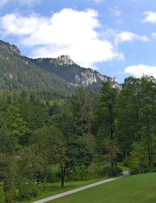 LINDERHOF  PARK & SURROUNDINGS