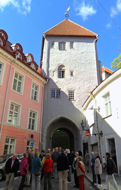 PIKK TOWER GATE