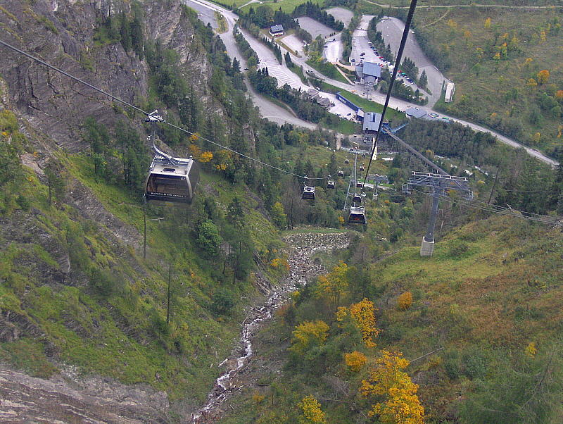 APPROACHING THE VALLEY STATION