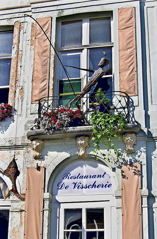 FISHMARKET RESTAURANT SIGN