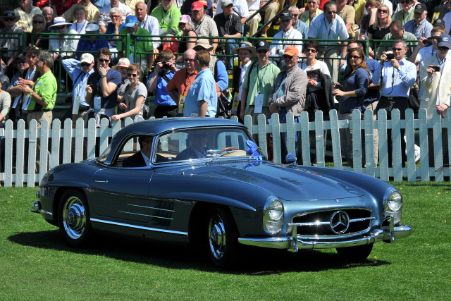 1960 Mercedes-Benz 300SL Roadster, Jim & Nancy Utaski, Skillman, NJ, Best in Class, Mercedes-Benz Post War (7609)