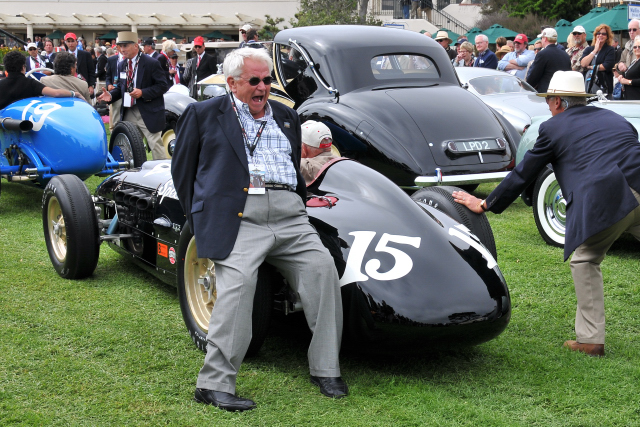 Human brakes stop 1953 Kurtis Kraft KK 500B Bardahl Special from rolling back into another car, Pebble Beach Concours (4155)