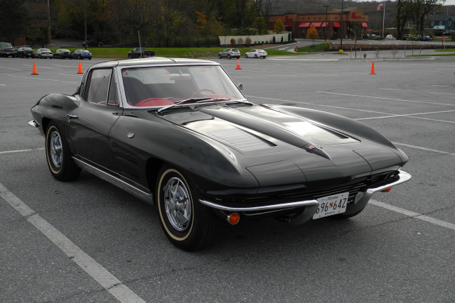 1963 Chevrolet Corvette Sting Ray Split-Window Coupe (4481)