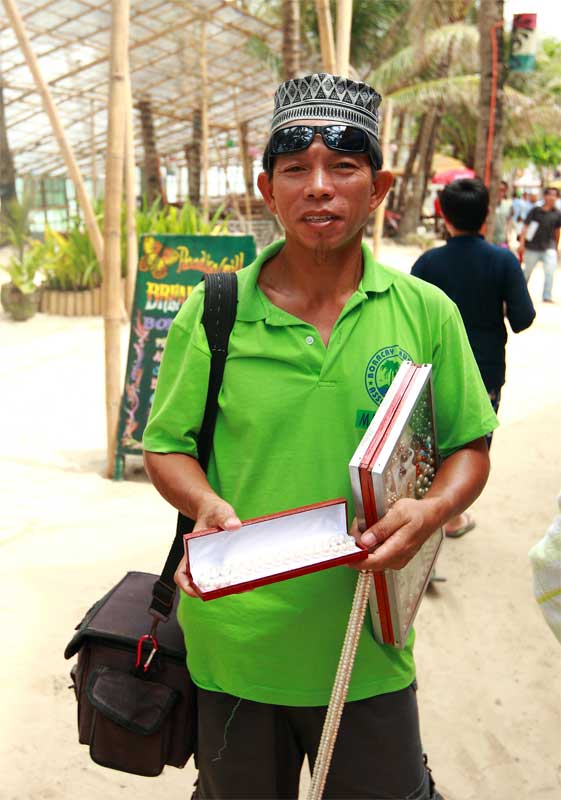 pearl vendor from the South