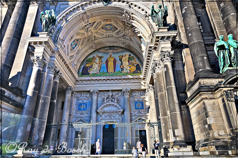 Berliner Dom entrance