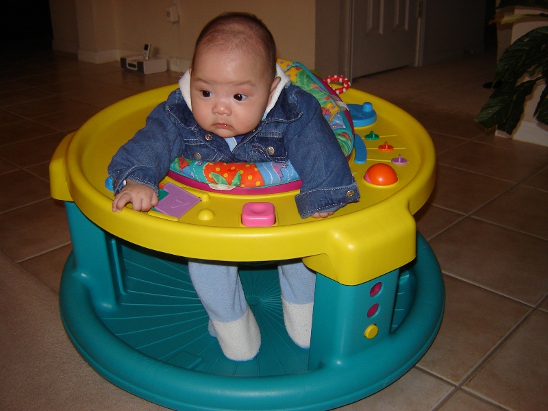 聚聚玩 Exersaucer