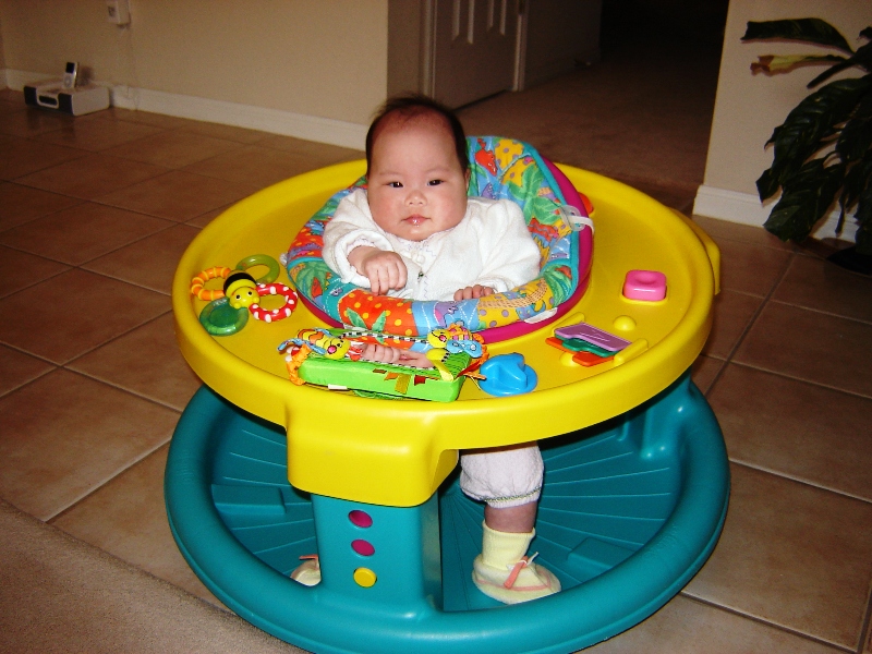 歡歡玩 Exersaucer