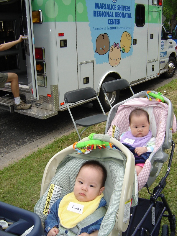 聚聚 的 NICU reunion (醫院辦的同樂會)