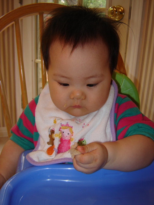 吃吐司麵包