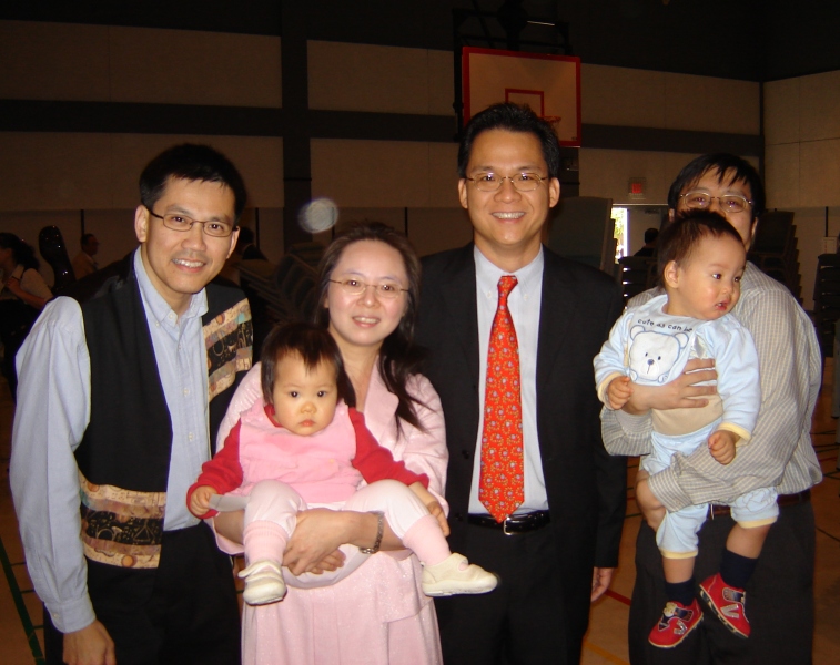 和新心音樂事工的 Yenn 和 Ephraim 牧師合影