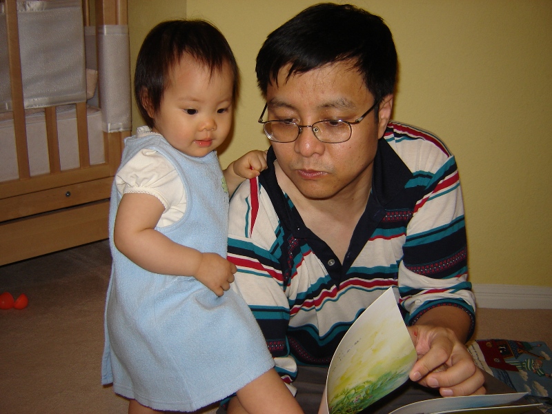 洗完澡爸爸給講故事