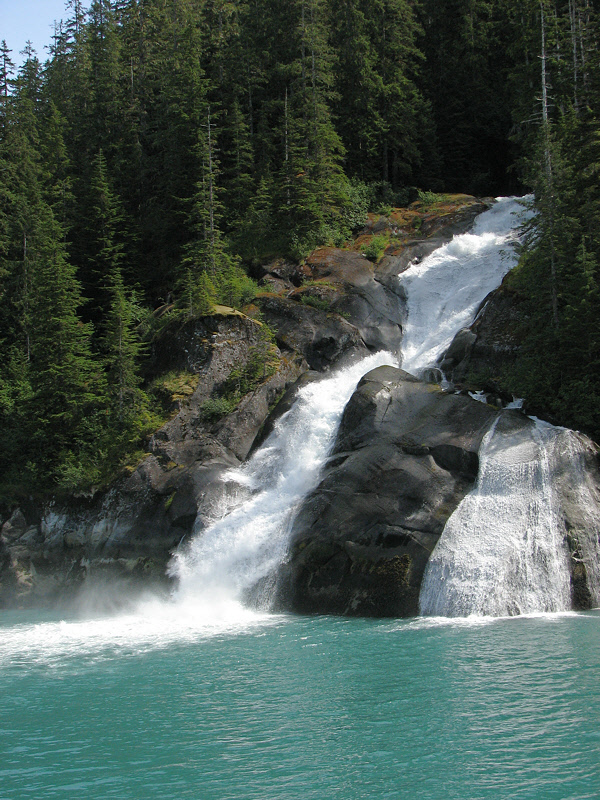 Tracy Arm Waterfall (0532L)