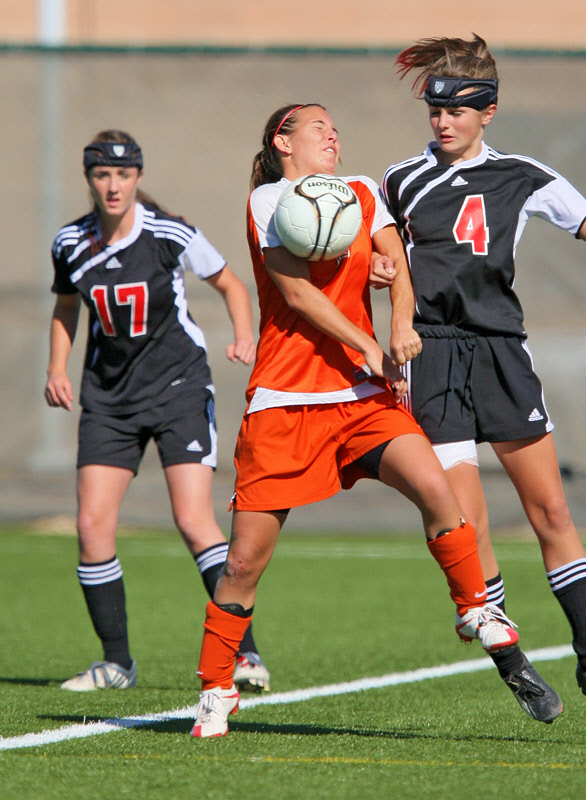 Soccer:  Albuquerque Academy vs Aztec GV (Quarterfinal Match 11/5/09)