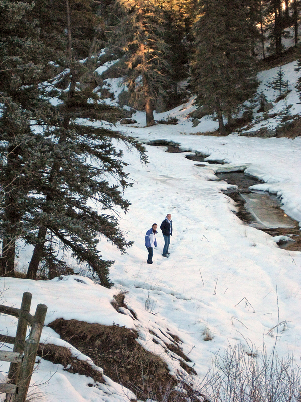 Lea Ann and Claire at Conchas Trailhead (1011L)