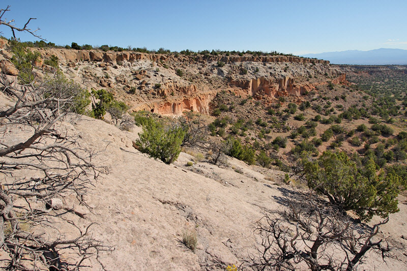 Looking Back to the East of the Mesa (2069)