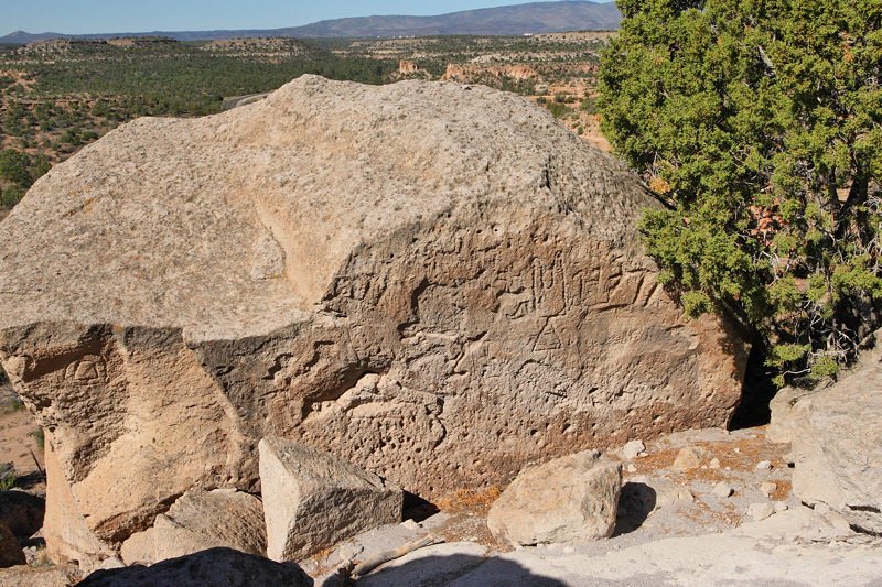 More Petroglyphs (2085)