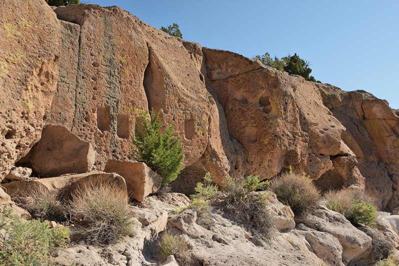 Petroglyphs and Caves at the East End of the Trail (2042)