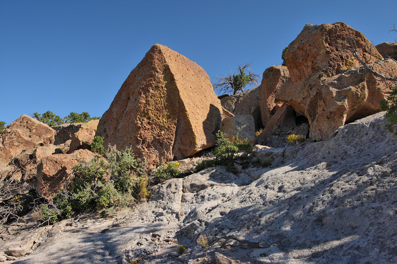 Tuff Boulders on Volcanic Ash Bedrock (2074)