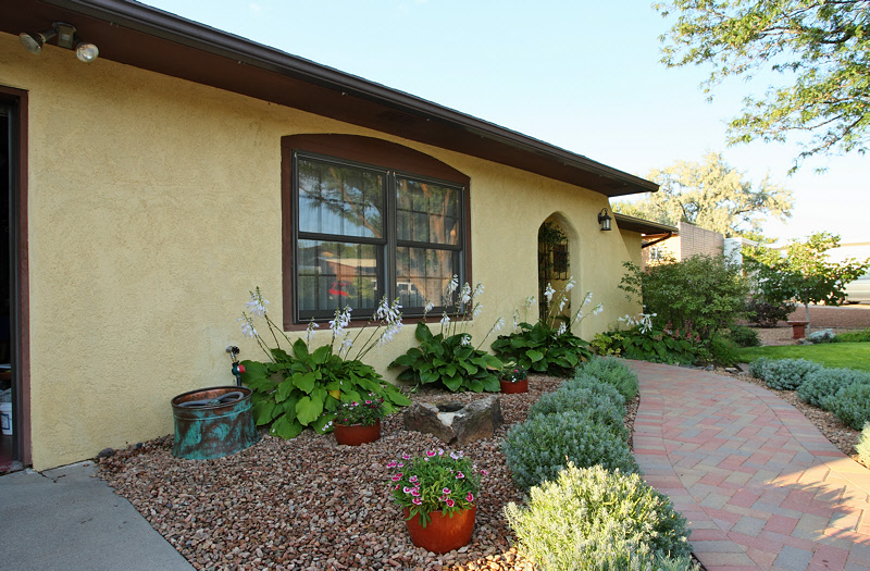 Front Walkway (3013)