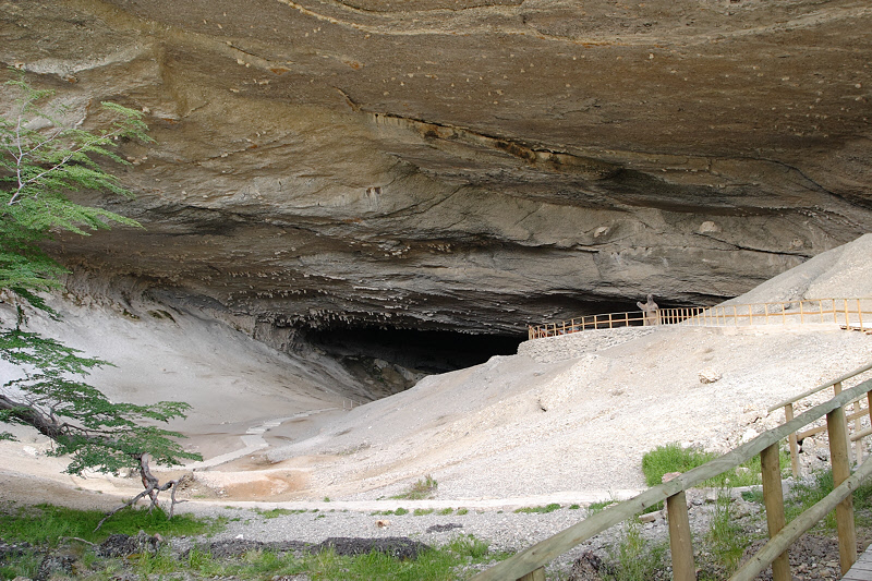 Entrance to Milodon Cave-10 (4875)