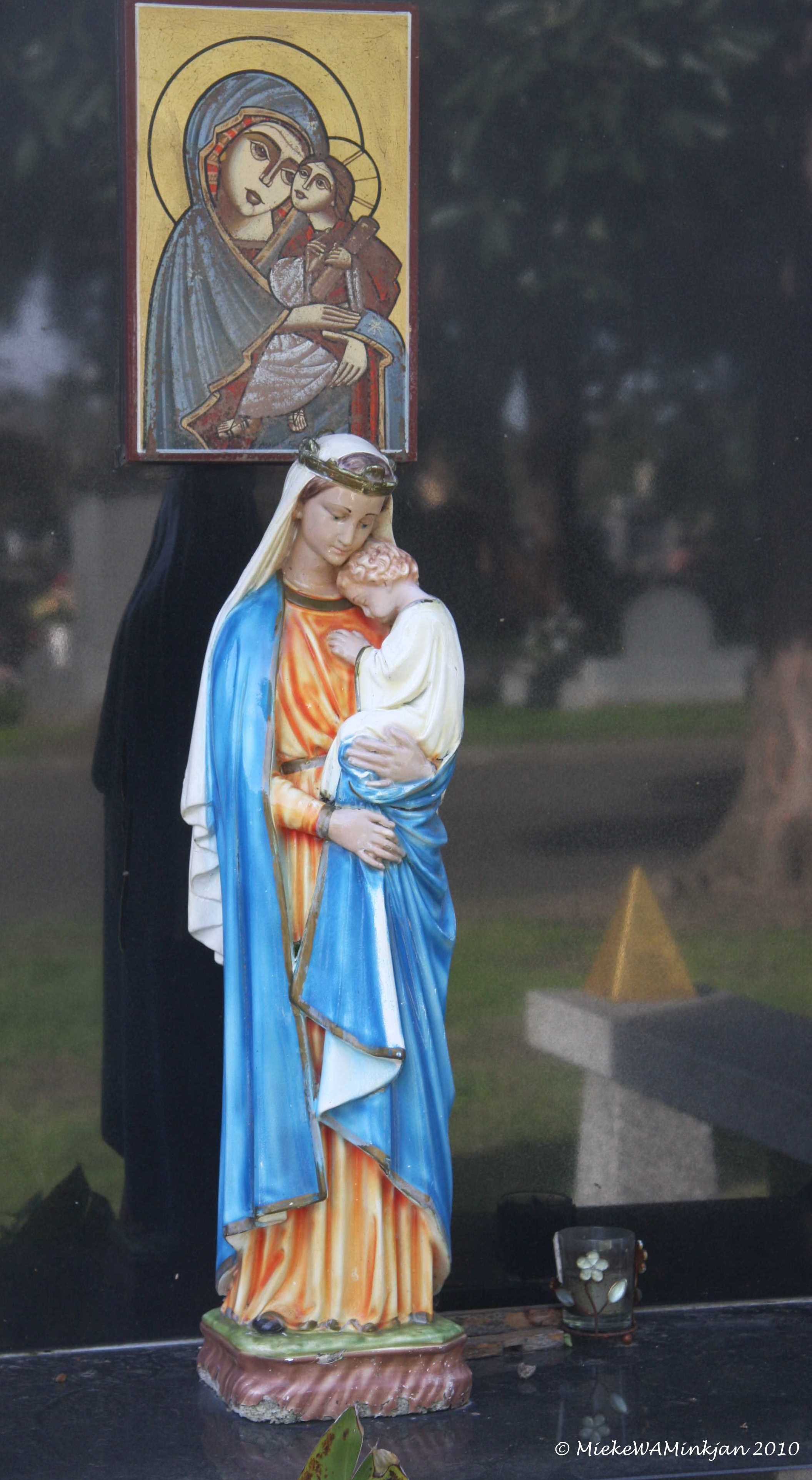 28 Lady Madonna