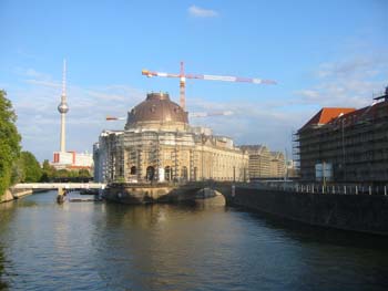 Museum Insel and the river Spree