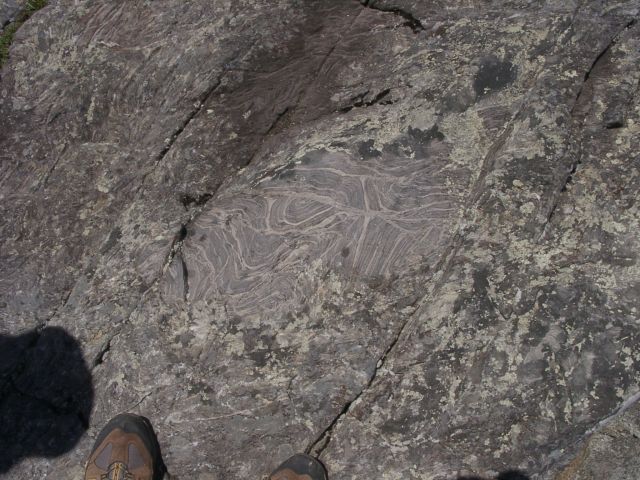 Patterned rock