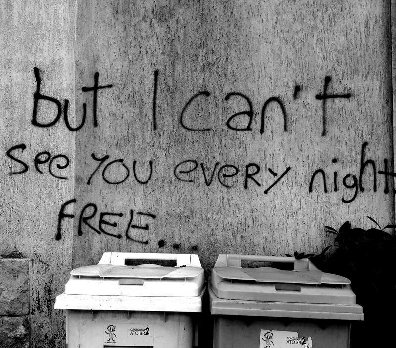 graffiti b&w