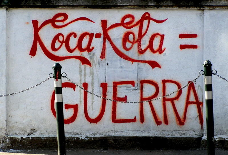 coca-cola = war