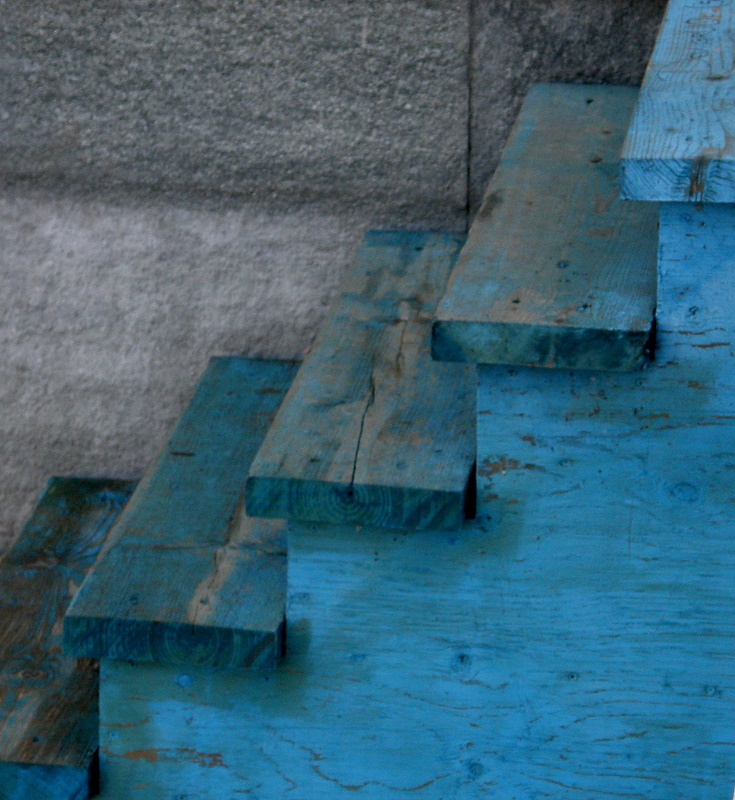 Scale blue