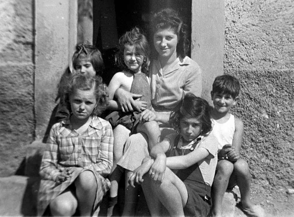 1948 Avec Paulette Laplagne, Josette, Titi, Chatou et les autres